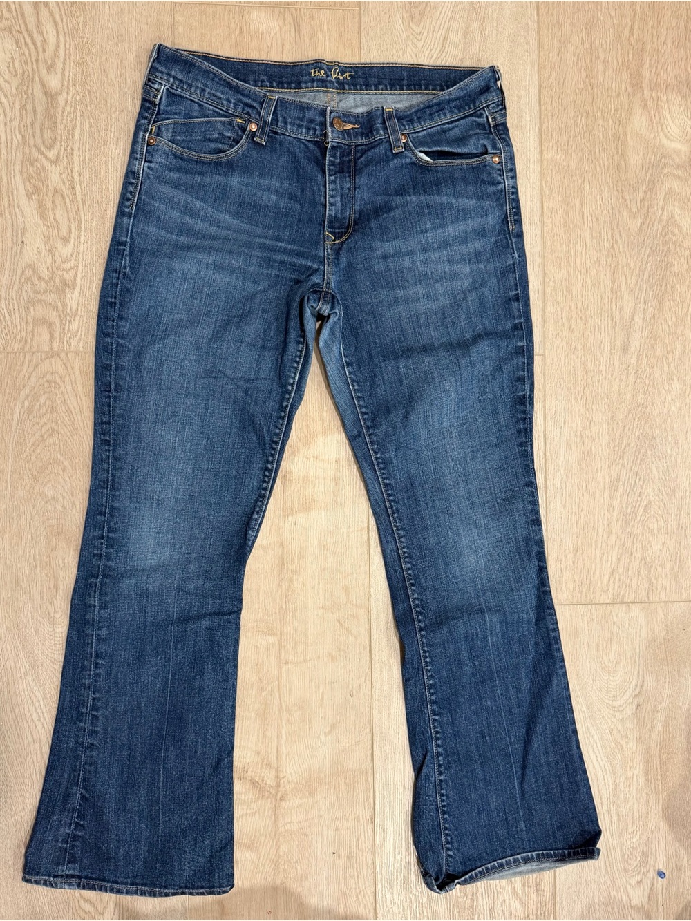 Old Navy Women's The Flirt low rise Dark Blue boot cut Jeans, size 12